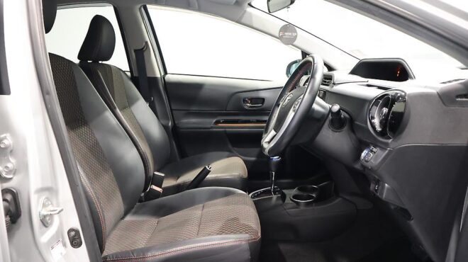 2015 Toyota Aqua Hybrid – X Urban, Push Start, Reverse Camera image 305332