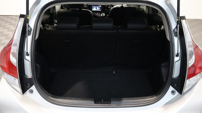 2015 Toyota Aqua Hybrid – X Urban, Push Start, Reverse Camera image 305331
