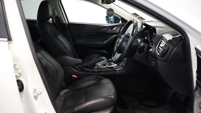 2015 Mazda Axela HYBRID Leather Package image 306467