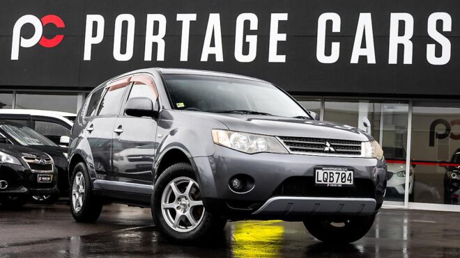2007 Mitsubishi Outlander G Spec , 4WD 7 seater , Rockford Fosgate image 307811