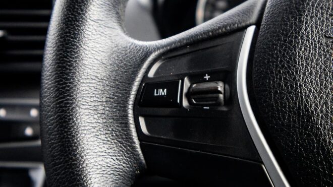 2013 Bmw 116i 116i Style Package, Parking sensors, I stop image 317077