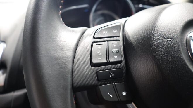 2014 Mazda Axela Sports 20S Touring image 305782