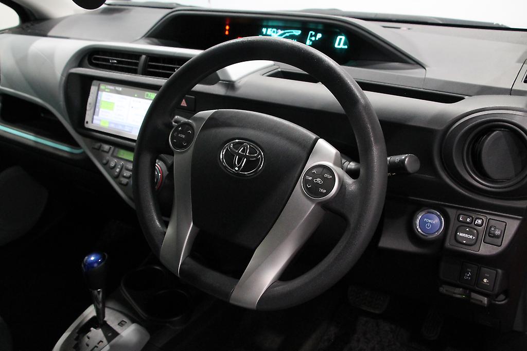 2012 Toyota Aqua S Smart Entry Pkg, Push Start, Reverse Camera, Heated Seats image 308032