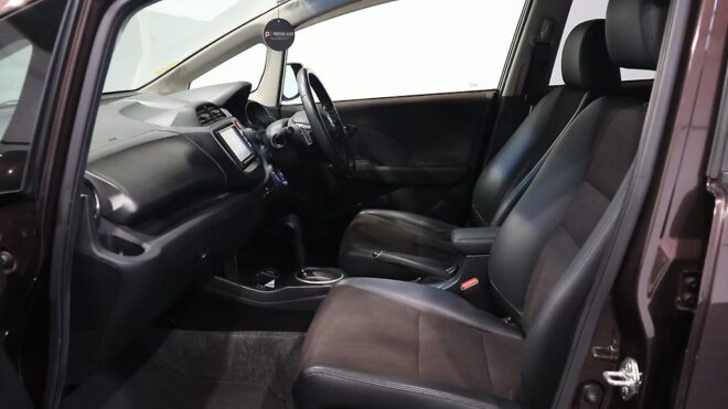 2013 Honda Fit Hybrid, Half Leather, Heated Seats, High Spec image 307229