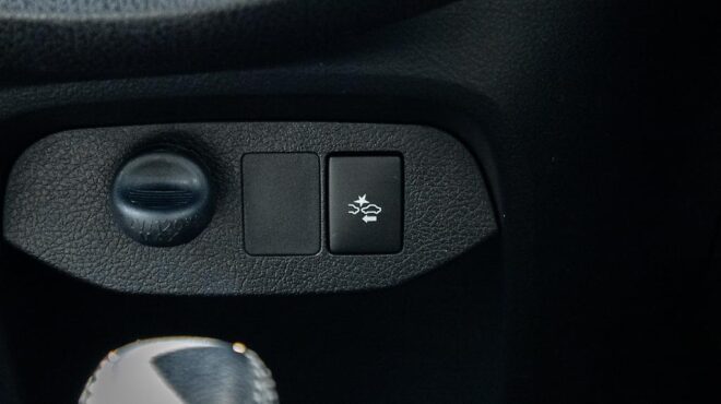 2017 Toyota Vitz Hybrid U spec , Reverse camera, Cruise control image 306540