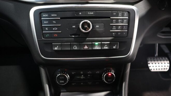 2015 Mercedes-benz Cla 250 AMG Line, Half Leather, Low KMS image 303700