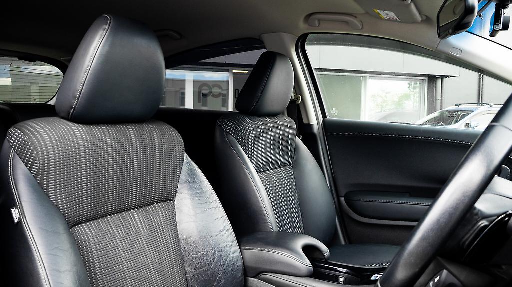 2014 Honda Vezel Hybrid Z Top Spec, Half Leather, Reverse camera image 305014