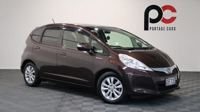 2013 Honda Fit Hybrid, Half Leather, Heated Seats, High Spec image 307221