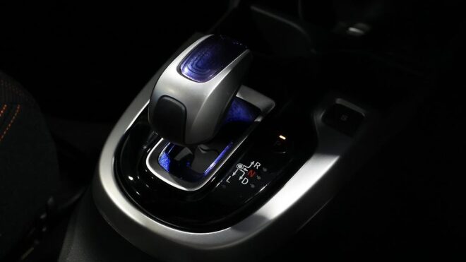 2014 Honda Fit Hybrid S-PKG, Cruise Control image 308439