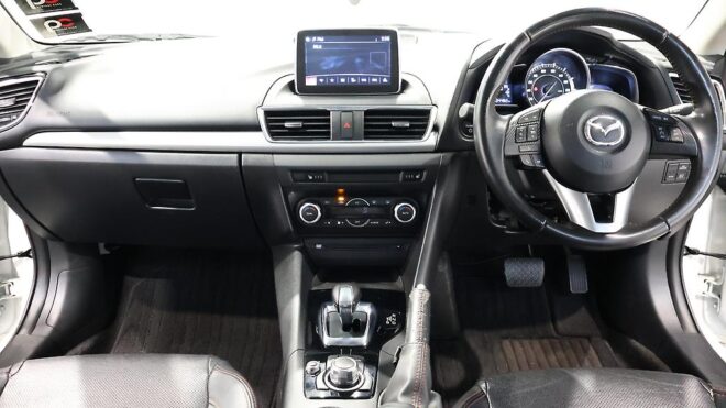 2015 Mazda Axela HYBRID Leather Package image 306471