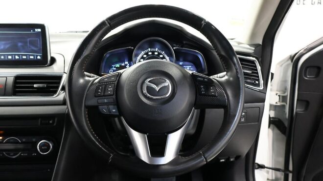 2015 Mazda Axela HYBRID Leather Package image 306472