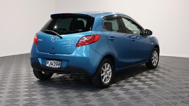 2013 Mazda Demio 13S NZ Radio, Reverse Camera image 303542
