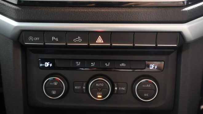 2017 Volkswagen Amarok DC 4M V6 550NM Aventura, Ute Master Hard Lid image 308884