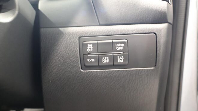 2014 Mazda Axela Sports 20S Touring image 305777