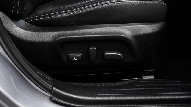 2015 Subaru Legacy B4 Limited AWD Eyesight, Leather PKG image 306263
