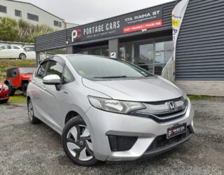 2015 Honda Fit Hybrid F Package image 304132