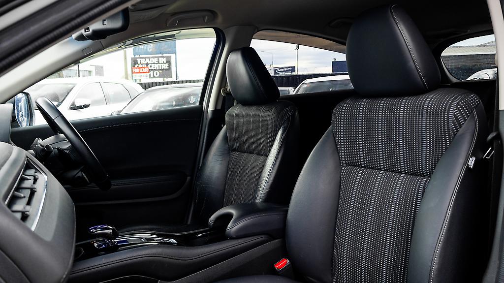 2014 Honda Vezel Hybrid Z Top Spec, Half Leather, Reverse camera image 305023