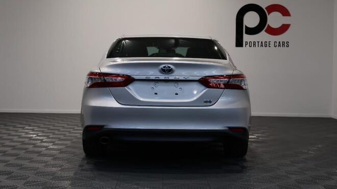 2017 Toyota Camry G Model Hybrid, Reverse Camera, Cruise Control image 303582