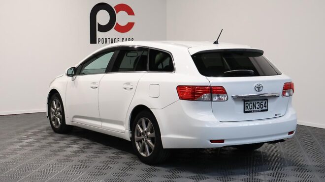 2013 Toyota Avensis Wagon Li image 304945
