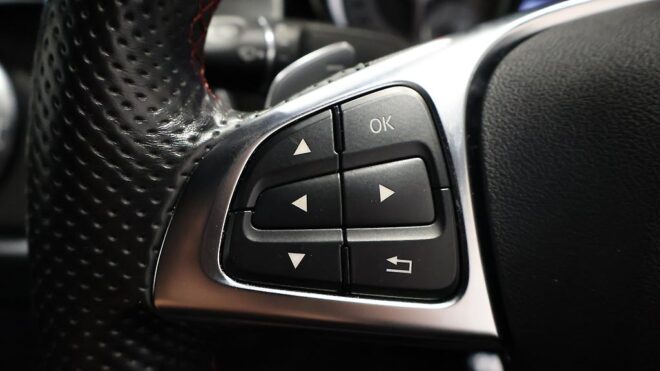 2015 Mercedes-benz Cla 250 AMG Line, Half Leather, Low KMS image 303695