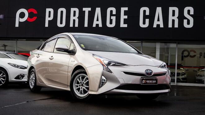 2016 Toyota Prius S model, cruise control, reverse camera image 303416