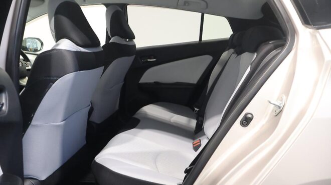 2018 Toyota Prius S SAFETY PLUS image 304236