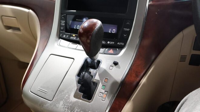 2010 Toyota Alphard 7 Seater Cruise Control image 308331