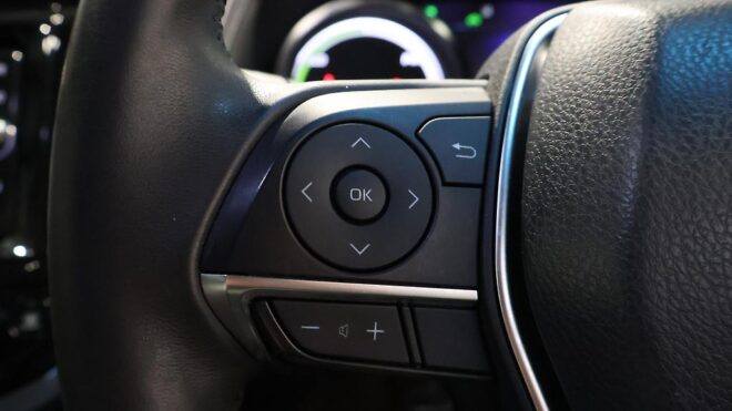 2017 Toyota Camry G Model Hybrid, Reverse Camera, Cruise Control image 303598