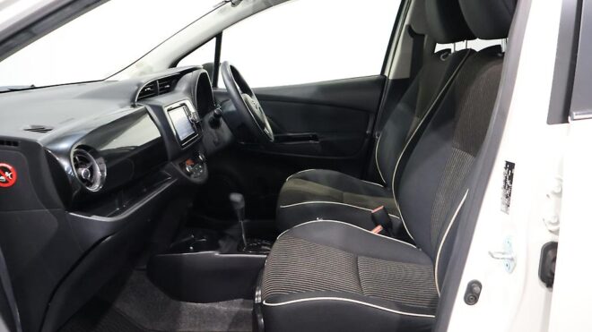 2017 Toyota Vitz Hybrid Jewela image 304031