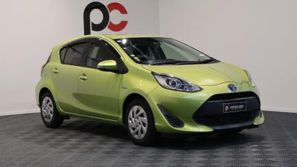 2018 Toyota Aqua S Model, Push Start, Lane Departure Warning – Auto Headlights image 304159