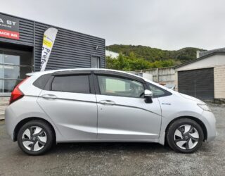2015 Honda Fit Hybrid F Package image 304134