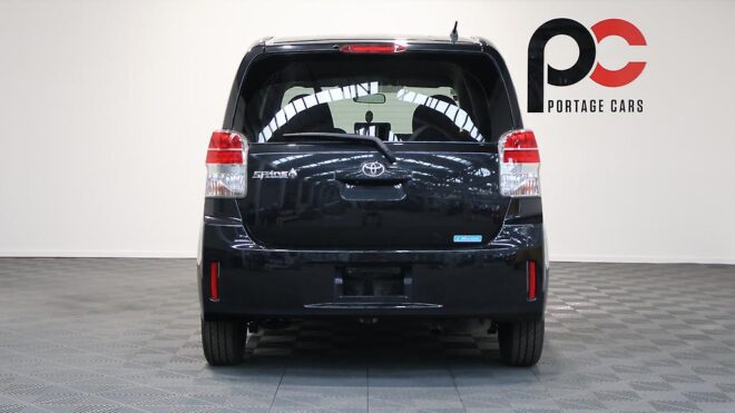 2015 Toyota Spade F Package, Push Start, Reverse Camera, Electric Sliding Door image 310874