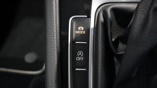 2014 Volkswagen Golf 1.4L TSI Highline OZ Racing Wheels image 311893