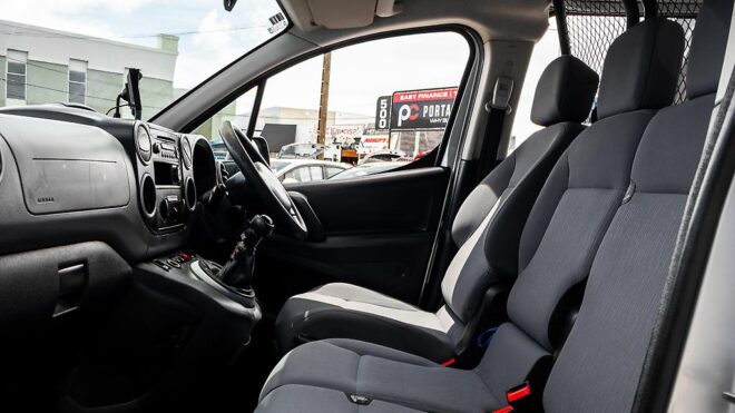 2016 Peugeot Partner 1.6 LWB, 5 SPD Manual, 3 seater NZ NEW image 311251