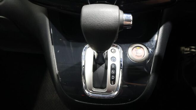 2013 Nissan Serena Highwaystar S-Hybrid image 311479