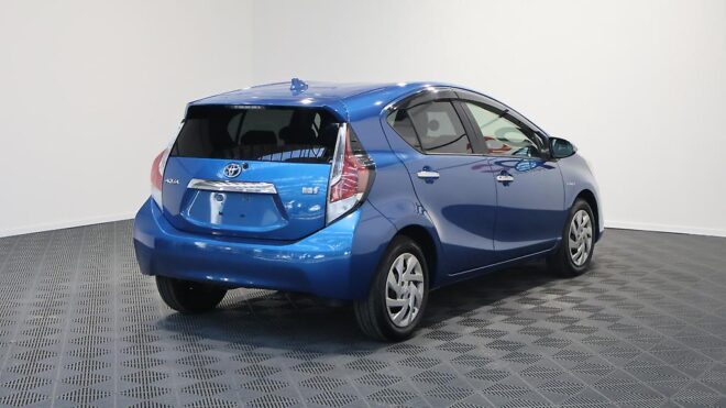 2015 Toyota Aqua S Model, Push Start, Reverse Camera, Super Low KMS image 313702