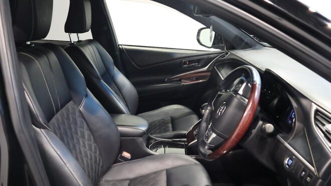 2014 Toyota Harrier Leather, Reverse Camera, NZ Radio image 310327