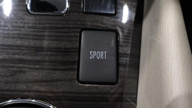 2012 Toyota Avensis Wagon Li image 311828