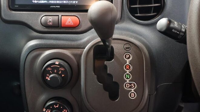 2015 Toyota Spade F Package, Push Start, Reverse Camera, Electric Sliding Door image 310891