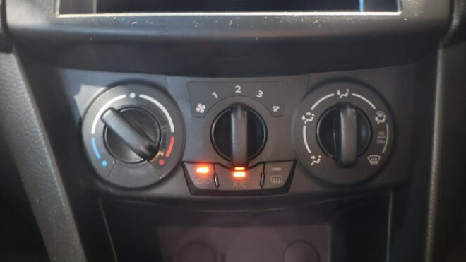 2013 Suzuki Swift GL 1.4 5 Speed Manual image 309282