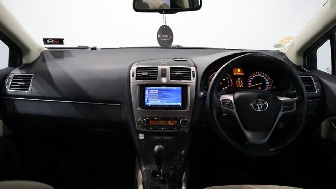 2012 Toyota Avensis Wagon Li image 311820