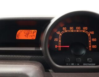 2015 Toyota Spade F Package, Push Start, Reverse Camera, Electric Sliding Door image 310885