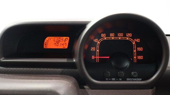 2015 Toyota Spade F Package, Push Start, Reverse Camera, Electric Sliding Door image 310885