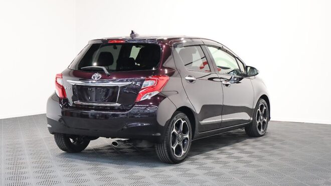 2016 Toyota Vitz 1.3 Push Start, Reverse Camera image 309491