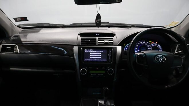 2013 Toyota Camry Hybrid G Package, Cruise Control image 309723