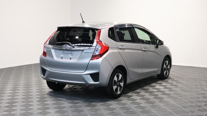 2016 Honda Fit F Package Reverse Camera – Steering Wheel Controls image 312233