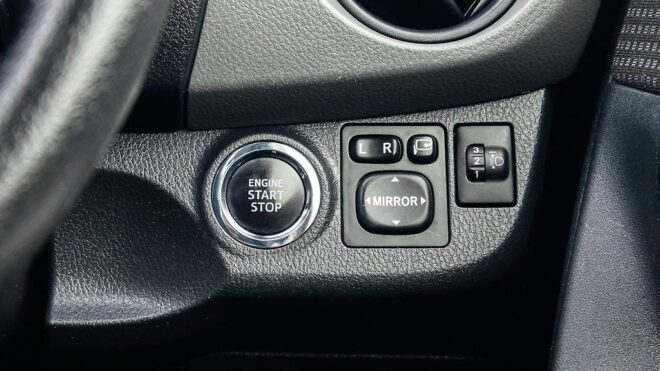 2015 Toyota Vitz F spec, Reverse camera, Push Start image 313096