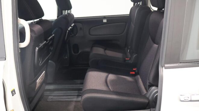 2013 Nissan Serena Highwaystar S-Hybrid image 311468