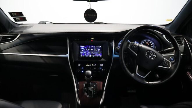 2014 Toyota Harrier Leather, Reverse Camera, NZ Radio image 310331
