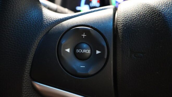 2016 Honda Fit F Package Reverse Camera – Steering Wheel Controls image 312242